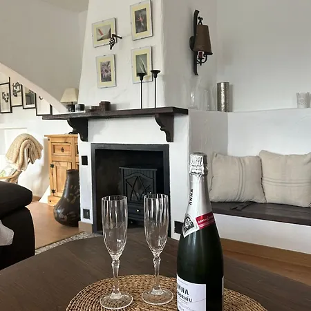 El Porche Apartment *